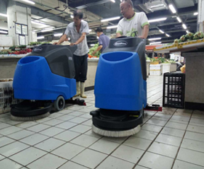 全自动电瓶手推式洗地机为菜市场保驾护航
