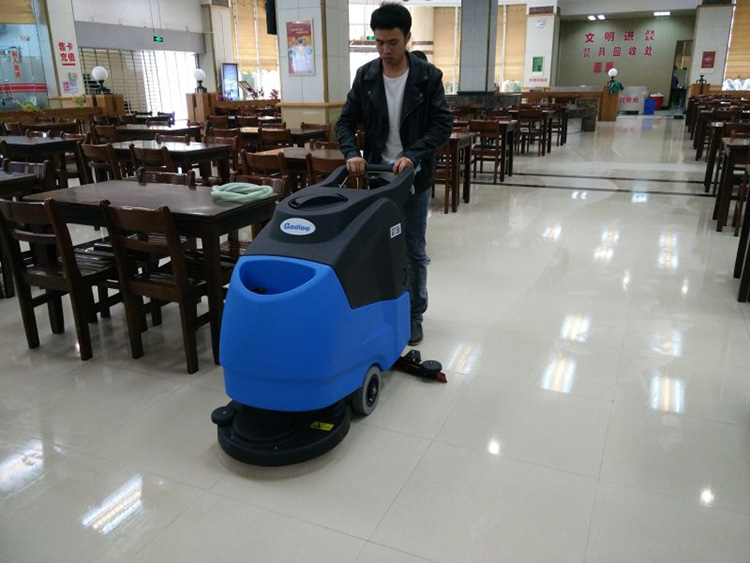 华中科技大学百景园食堂地面清洗